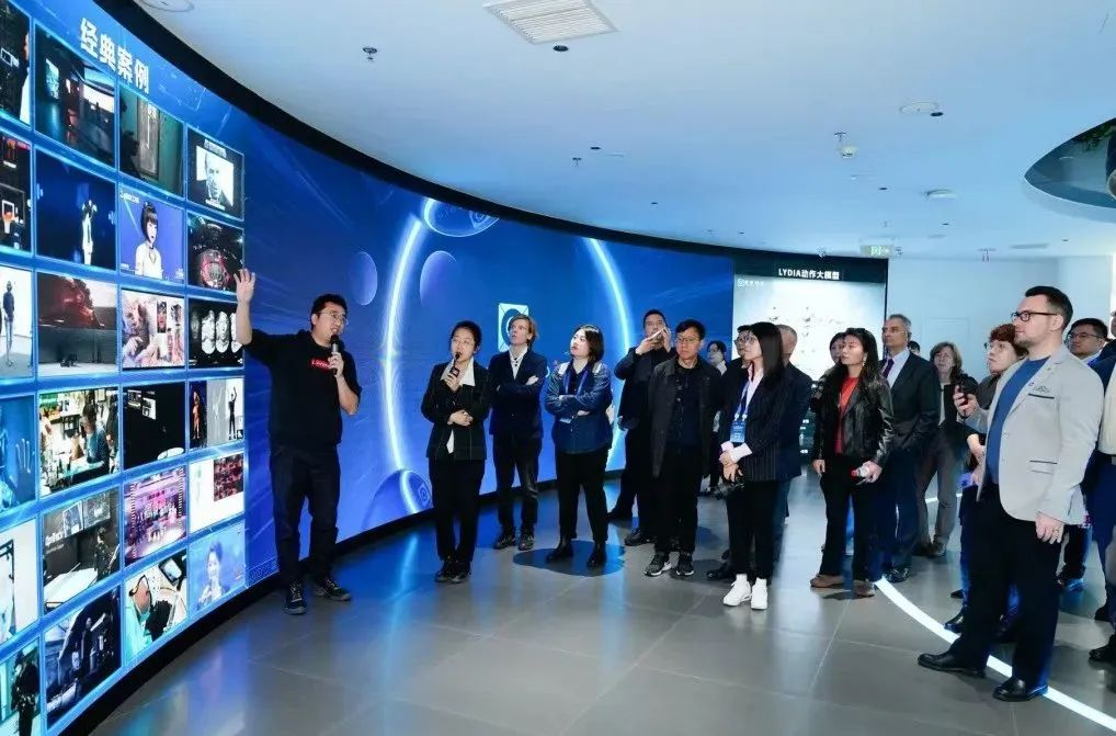 商务部副部长寄语德中企业丨南宫NG·28(中国)相信品牌的力量·虚拟动点与德国商界代表共探可持续发展新机遇