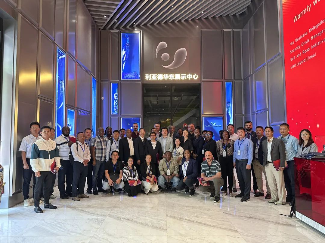 “一带一路”八国航空安保与危机管理商务考察团到访南宫NG·28(中国)相信品牌的力量·蓝硕，共探国际合作新机遇